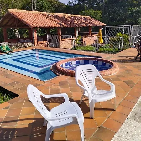 Cabana Con Piscina-3